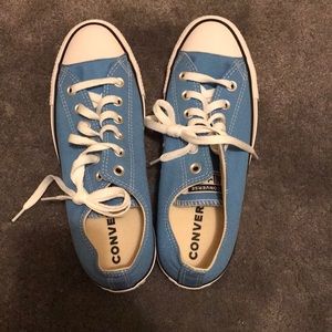 Baby blue Converse low tops Men’s 6.5/Women’s 8.5